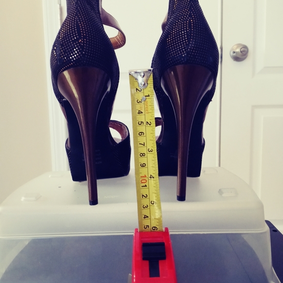 Bakers Women's Bronze Heels - Picture 11 of 16